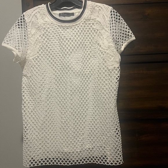 89th & Madison Tops - 89th & Madison White Mesh Top Small